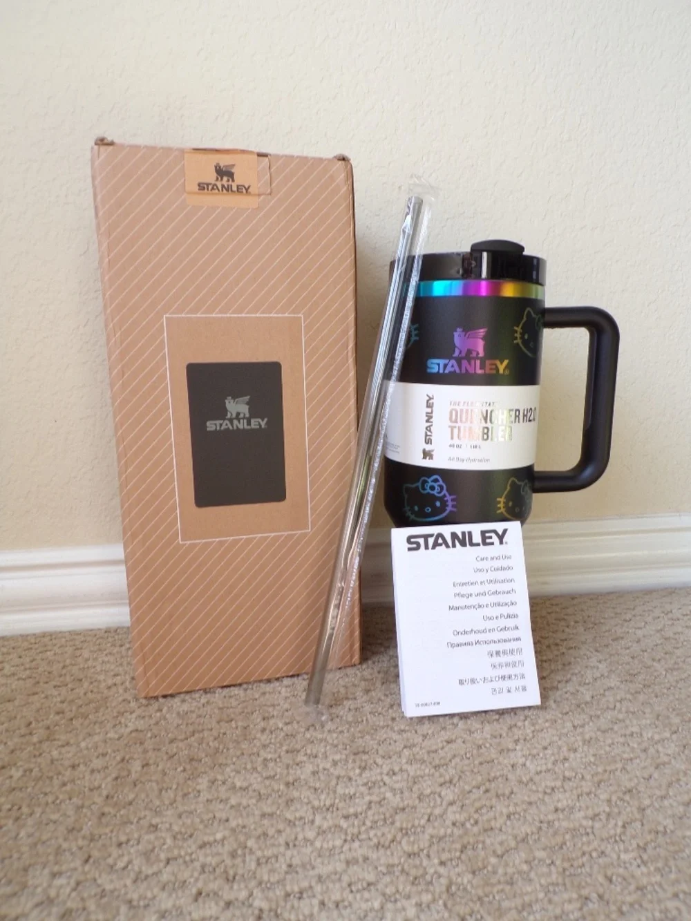 Stanley x Hello Kitty 40 oz Quencher H2.0 Rainbow Swirl Tumbler NWT